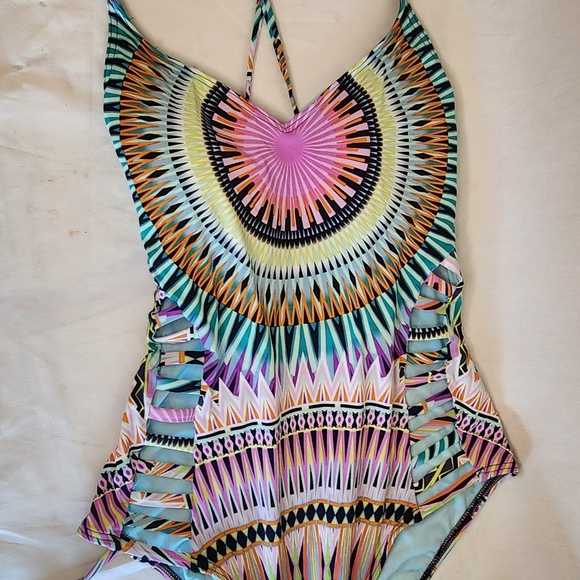 SOLD!!!!bar III Womens 1 Piece Colorful Geometric Swimsuit XL NWOT Resort. Beach - Picture 1 of 9